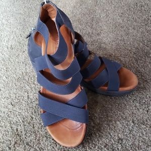 Gentle Souls by Kenneth Cole, wedge sandal, 9